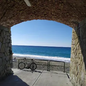https://rocce-sul-mare.hotelitalianriviera.com